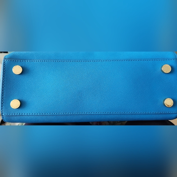 Michael Kors Crossbody Handbag - Picture 11 of 11